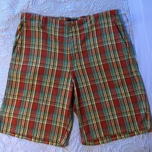 Izod men’s shorts